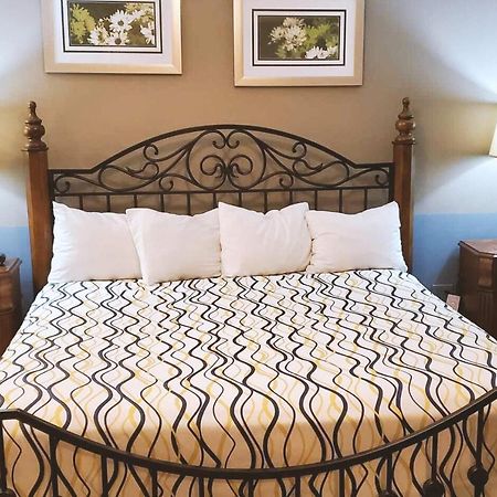 Coratel Inn & Suites By Jasper Mccook Esterno foto